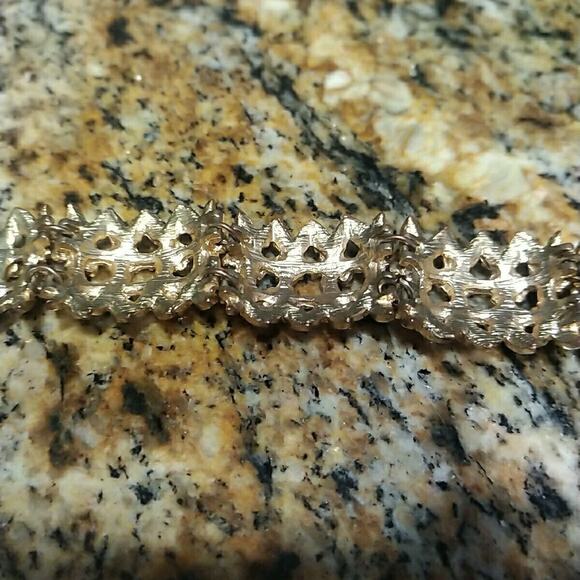 Rare Vintage Monet Signed Pink Yellow Enamel Flower Bracelet Gold Tn Rhinestones - Picture 8 of 10